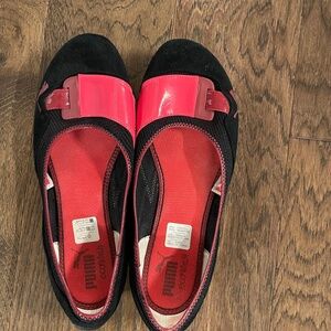 Women’s slip on Puma shoe -Size 8